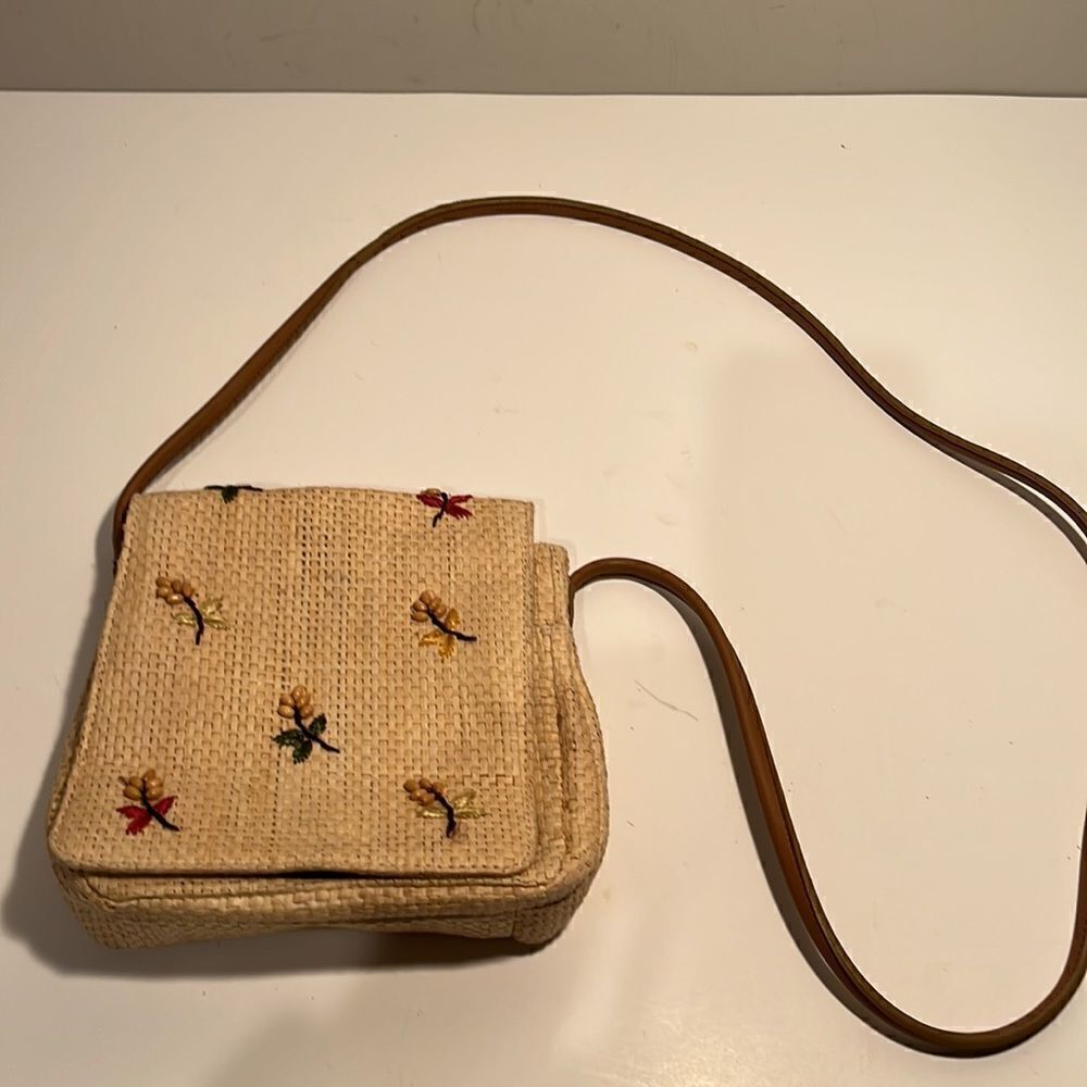 Vintage Brighton floral appliqués straw bag